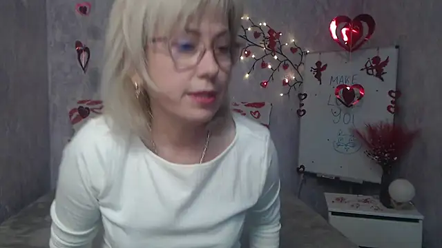 Snapshot of LaurenWishy chatting on 02/16/26, 06:09 LaurenWishy online show from 02/16/26, 06:09