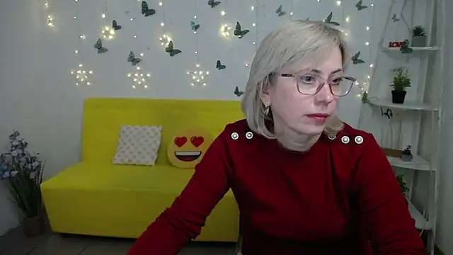 Snapshot of LaurenWishy chatting on 02/23/26, 06:00 LaurenWishy online show from 02/23/26, 06:00