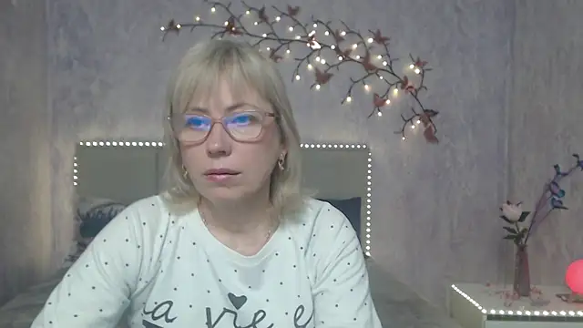 Snapshot of LaurenWishy chatting on 02/28/26, 06:25 LaurenWishy online show from 02/28/26, 06:25