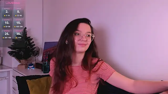 Snapshot of miabellee chatting on 12/14/25, 09:41 miabellee online show from 12/14/25, 09:41