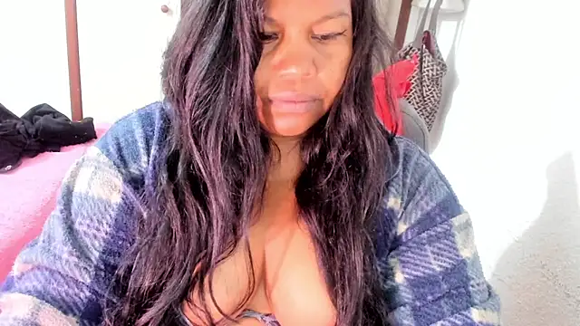 Snapshot of ebonycamelia chatting on 11/23/25, 11:26 ebonycamelia online show from 11/23/25, 11:26