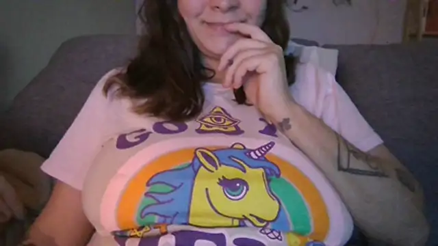 Snapshot of xxxluana chatting on 02/23/26, 04:21 xxxluana online show from 02/23/26, 04:21