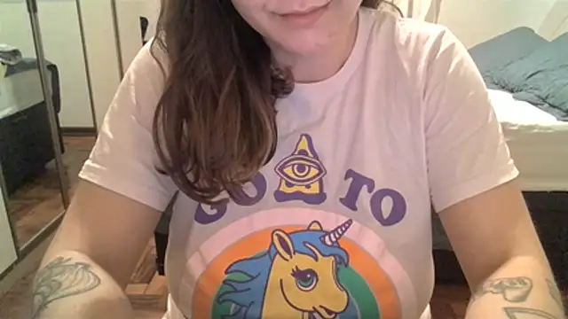 Snapshot of xxxluana chatting on 04/18/26, 01:31 xxxluana online show from 04/18/26, 01:31