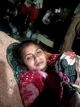 Snapshot of Hot_erion chatting on 11/28/25, 10:45 Hot erion online show from 11/28/25, 10:45