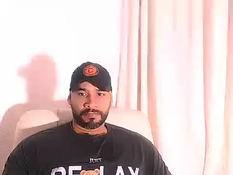 Snapshot of musclehetero chatting on 02/20/26, 08:16 musclehetero online show from 02/20/26, 08:16