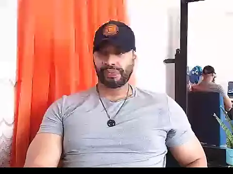 Snapshot of musclehetero chatting on 05/24/26, 01:16 musclehetero online show from 05/24/26, 01:16