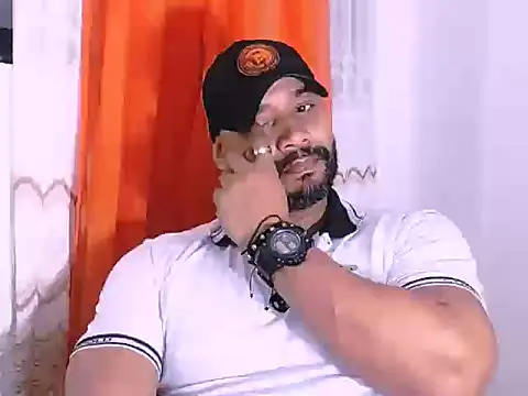 Snapshot of musclehetero chatting on 05/30/26, 11:13 musclehetero online show from 05/30/26, 11:13