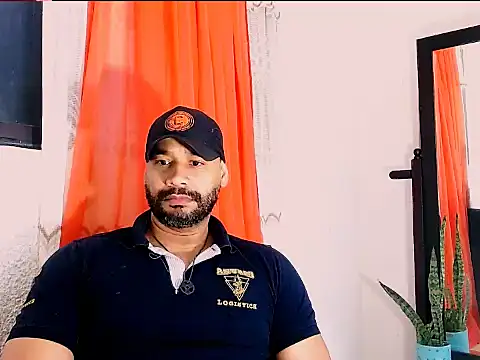 Snapshot of musclehetero chatting on 06/01/26, 12:29 musclehetero online show from 06/01/26, 12:29