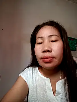 Snapshot of Reema_143 chatting on 11/24/25, 07:52 Reema 143 online show from 11/24/25, 07:52