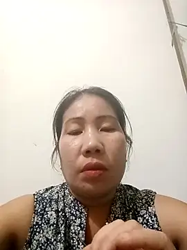 Snapshot of Reema_143 chatting on 11/27/25, 02:52 Reema 143 online show from 11/27/25, 02:52