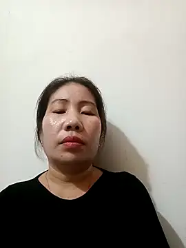 Snapshot of Reema_143 chatting on 12/01/25, 05:18 Reema 143 online show from 12/01/25, 05:18