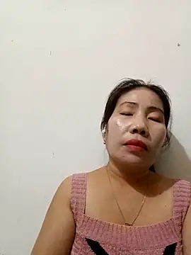 Snapshot of Reema_143 chatting on 12/04/25, 04:48 Reema 143 online show from 12/04/25, 04:48