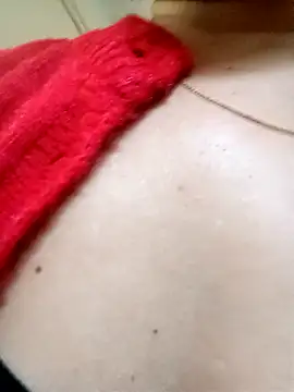 Snapshot of Reema_143 chatting on 12/14/25, 02:17 Reema 143 online show from 12/14/25, 02:17