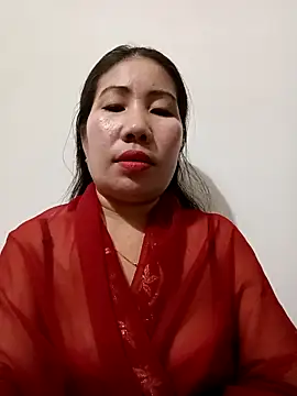 Snapshot of Reema_143 chatting on 12/14/25, 02:22 Reema 143 online show from 12/14/25, 02:22