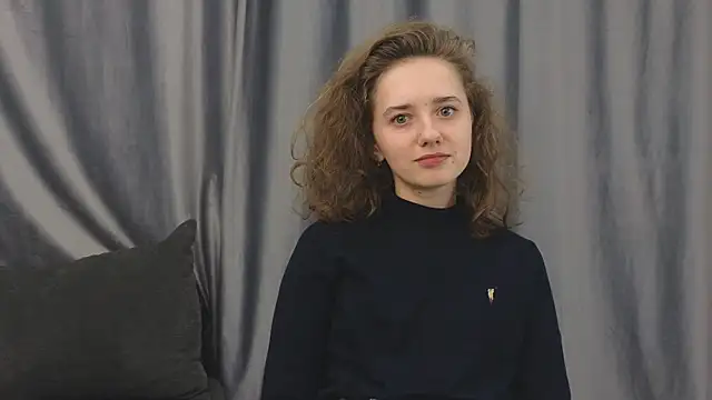 Snapshot of CuteLunette chatting on 12/15/25, 03:16 CuteLunette online show from 12/15/25, 03:16