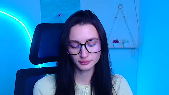 Snapshot of Stella_XO chatting on 12/19/25, 12:23 Stella XO online show from 12/19/25, 12:23