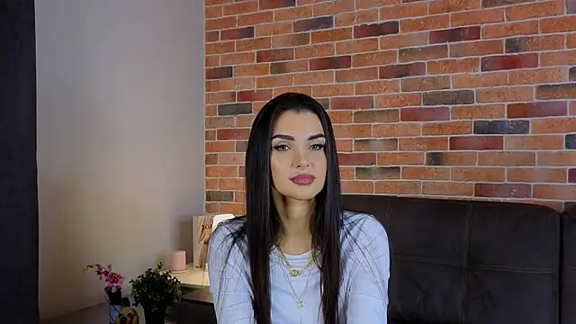 NyraSolace online show from 12/19/25, 08:21