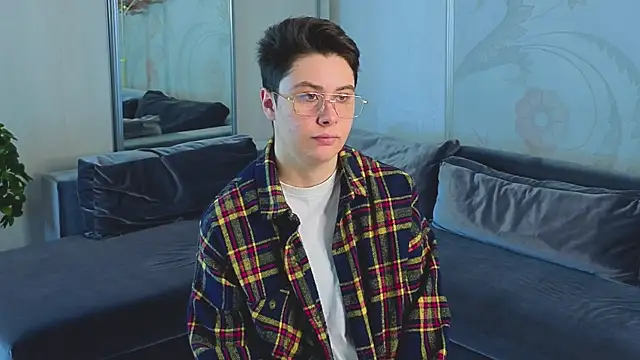 Snapshot of HazeCalypso chatting on 12/15/25, 11:36 HazeCalypso online show from 12/15/25, 11:36