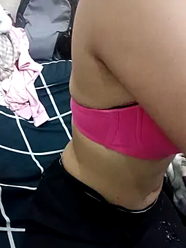 Snapshot of pure_beauty03 chatting on 12/14/25, 12:05 pure beauty03 online show from 12/14/25, 12:05