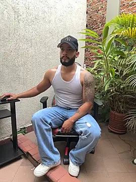 Snapshot of Mike_savage3 chatting on 11/25/25, 12:38 Mike savage3 online show from 11/25/25, 12:38