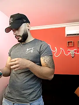 Snapshot of Mike_savage3 chatting on 11/26/25, 12:39 Mike savage3 online show from 11/26/25, 12:39