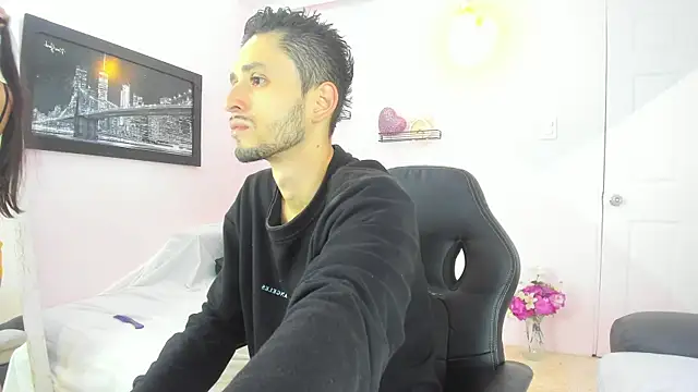 Snapshot of dracke_and_zara chatting on 11/29/25, 11:57 dracke and zara online show from 11/29/25, 11:57