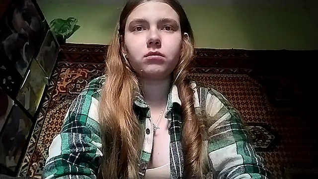 Snapshot of KikiBang chatting on 11/25/25, 09:20 KikiBang online show from 11/25/25, 09:20