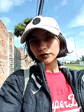 Snapshot of Zoe_addiction chatting on 11/30/25, 01:59 Zoe addiction online show from 11/30/25, 01:59