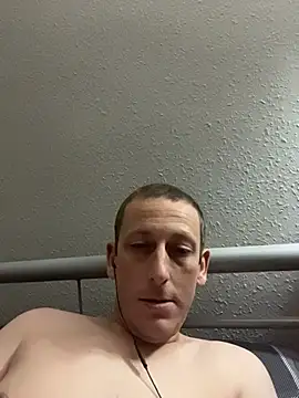 Snapshot of martyt2025 chatting on 11/20/25, 02:23 martyt2025 online show from 11/20/25, 02:23