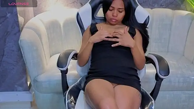 Snapshot of Sofia_Tx_ chatting on 12/01/25, 12:54 Sofia Tx online show from 12/01/25, 12:54