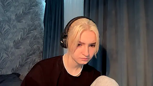 Snapshot of Cindi_Jacobs chatting on 11/24/25, 02:39 Cindi Jacobs online show from 11/24/25, 02:39