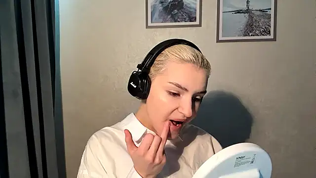 Snapshot of Cindi_Jacobs chatting on 12/02/25, 04:02 Cindi Jacobs online show from 12/02/25, 04:02