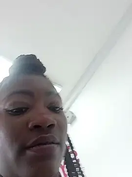 Snapshot of Amy_Brunette chatting on 12/14/25, 05:40 Amy Brunette online show from 12/14/25, 05:40