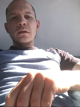 Spielzeugtwink online show from 06/11/26, 08:34