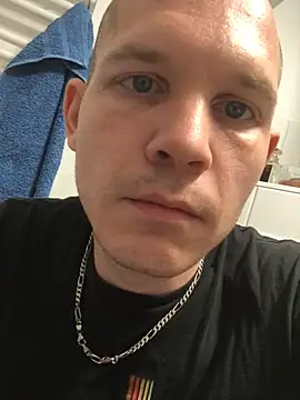 Spielzeugtwink online show from 07/04/26, 02:12