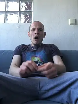 Spielzeugtwink online show from 07/10/26, 02:52