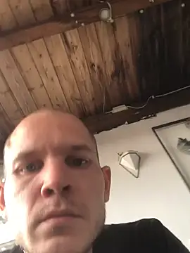 Spielzeugtwink online show from 07/19/26, 04:33