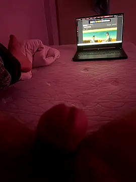 Snapshot of darknebula80 chatting on 12/14/25, 09:52 darknebula80 online show from 12/14/25, 09:52