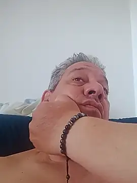 Snapshot of jorgerove76 chatting on 11/20/25, 02:39 jorgerove76 online show from 11/20/25, 02:39