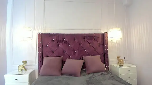 Snapshot of monserrat_cutte chatting on 11/23/25, 11:54 monserrat cutte online show from 11/23/25, 11:54