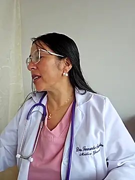 Snapshot of JustSamantha_ chatting on 12/02/25, 02:12 JustSamantha online show from 12/02/25, 02:12