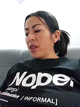 Snapshot of JustSamantha_ chatting on 12/14/25, 09:41 JustSamantha online show from 12/14/25, 09:41