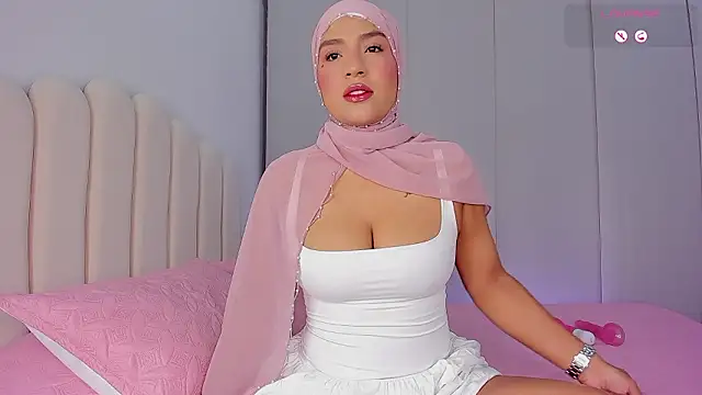 Amira-Zahra online show from 03/12/26, 09:37