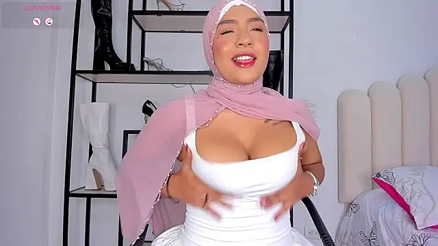 Amira-Zahra online show from 07/22/26, 10:45