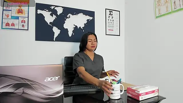 Snapshot of Nanku_Na chatting on 12/14/25, 01:27 Nanku Na online show from 12/14/25, 01:27