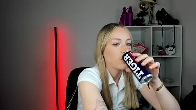 EvelynBlond online show from 05/28/26, 12:57