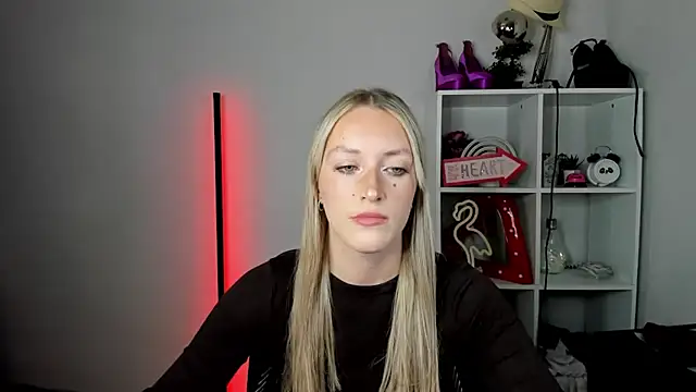 EvelynBlond online show from 06/26/26, 12:42