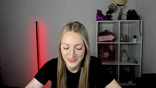 EvelynBlond online show from 07/01/26, 12:40