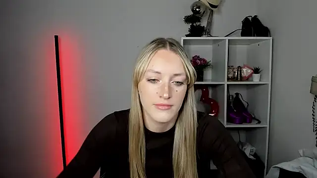 EvelynBlond online show from 07/15/26, 12:32