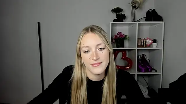 EvelynBlond online show from 07/21/26, 12:51